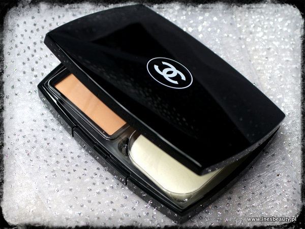 CHANEL Vitalumiere Compact Douceur