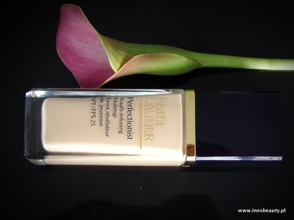 Nowość Estee Lauder Podkład Perfectionist Youth-Infusing Makeup SPF 25