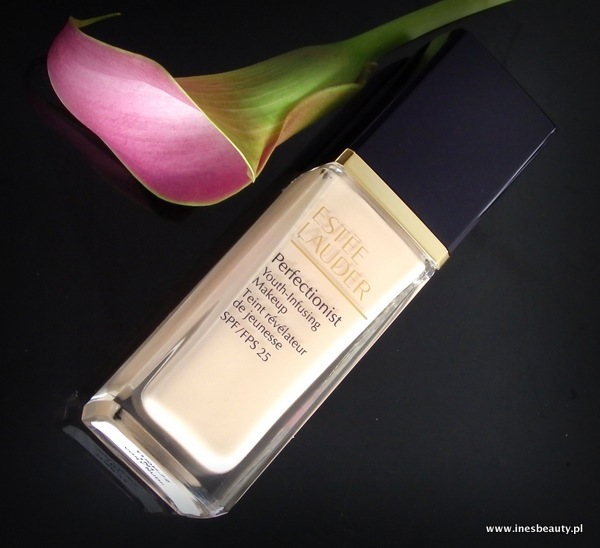 Youth-Infusing Makeup SPF 25