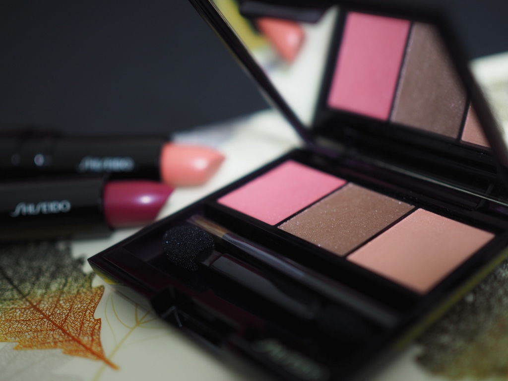 SHISEIDO Luminizing Satin Eye Color Trio RD711 Pink Sands