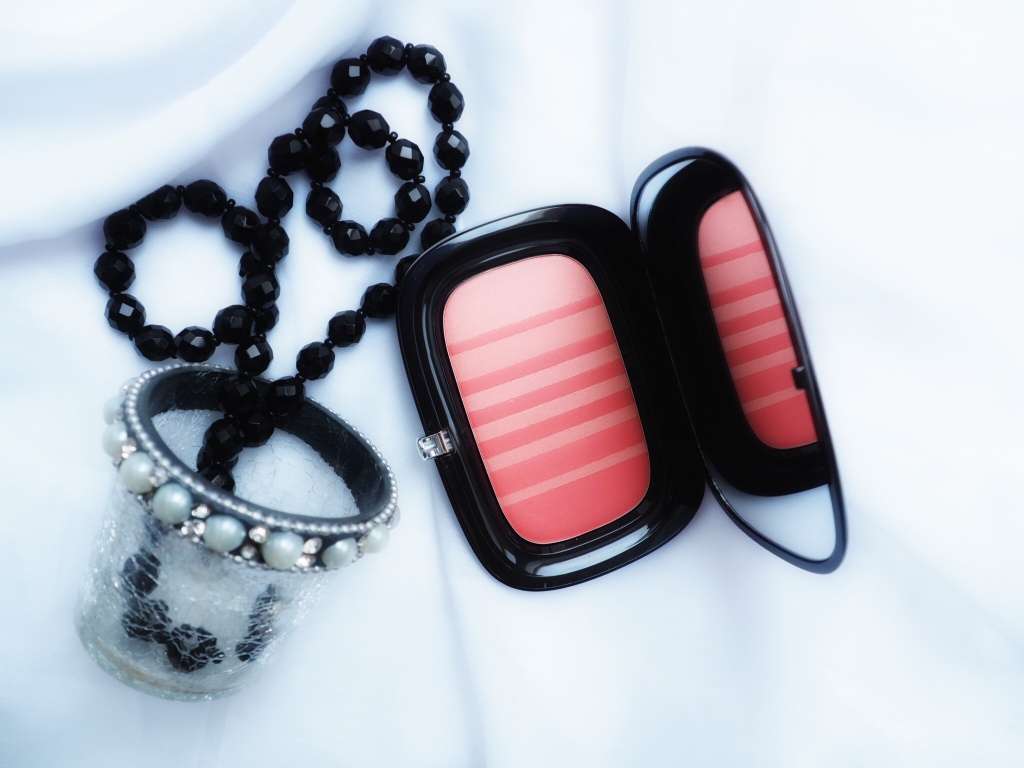 Marc Jacobs Air Blush