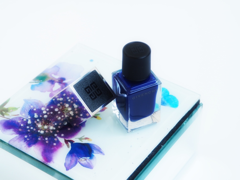 GIVENCHY Le Vernis N°30 Heroic Blue GIVENCHY Le Vernis N°30 Heroic Blue