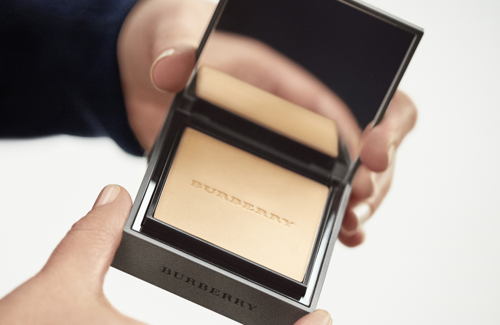 Burberry Cashmere Compact Burberry Cashmere Compact
