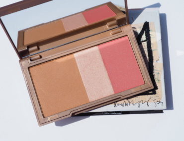 URBAN DECAY NAKED FLUSHED