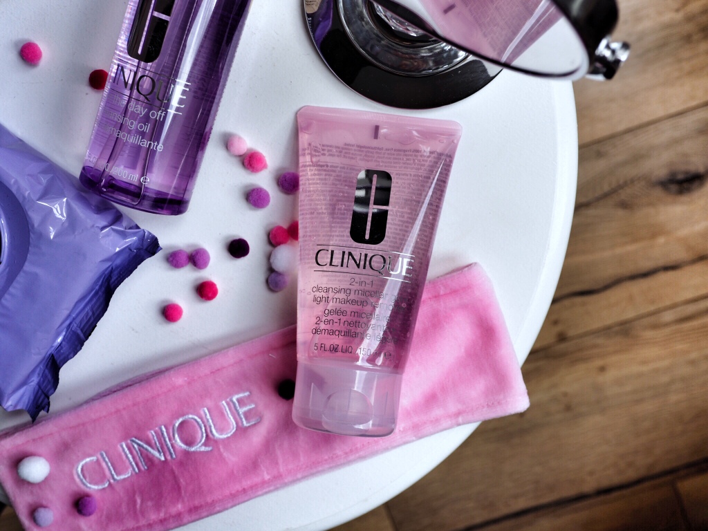 Clinique 2-in-1 Cleansing Micellar Gel + Light Makeup Remover