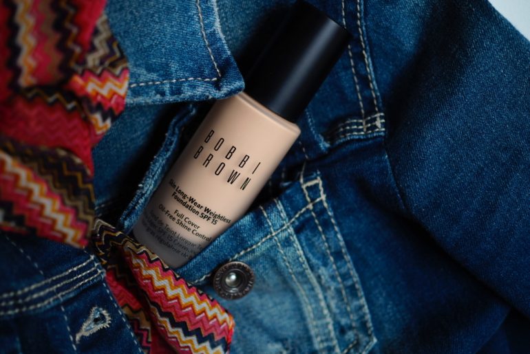 Bobbi Brown Skin Long-Wear Weightless Foundation SPF 15