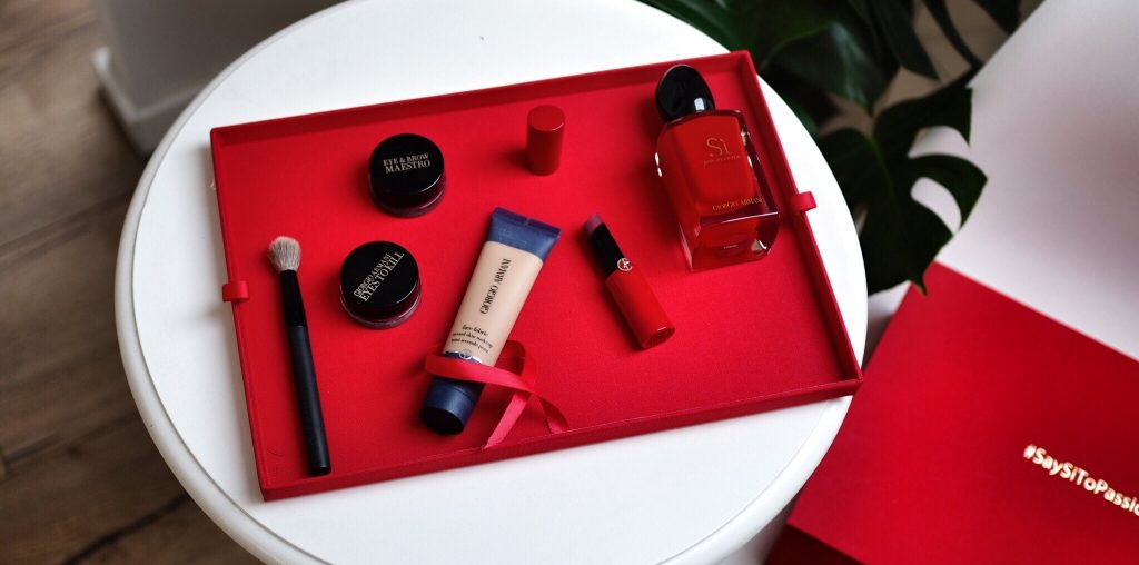 Giorgrio Armani FACE FABRIC - Perfekcyjnie dopasowanie.