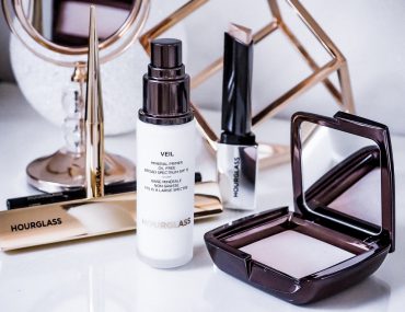 HOURGLASS Veil Mineral Primer