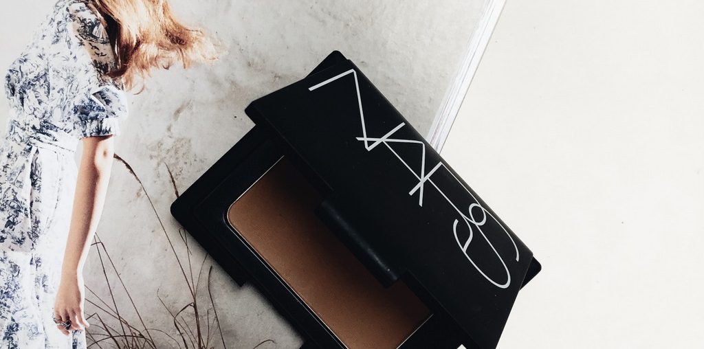 Kultowy brązer NARS Bronzing Powder