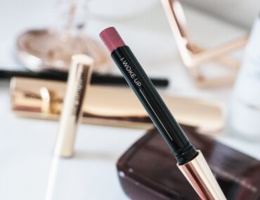 HOURGLASS Confession Ultra Slim Refillable Lipstick I woke up