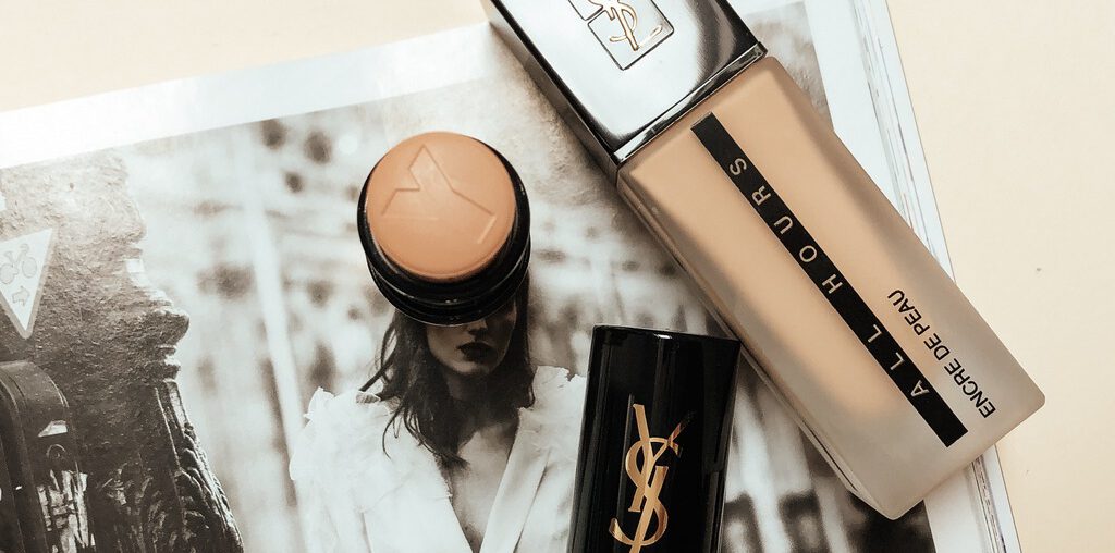 YVES SAINT LAURENT All Hours Foundation Stick