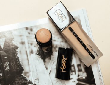 YVES SAINT LAURENT All Hours Foundation Stick