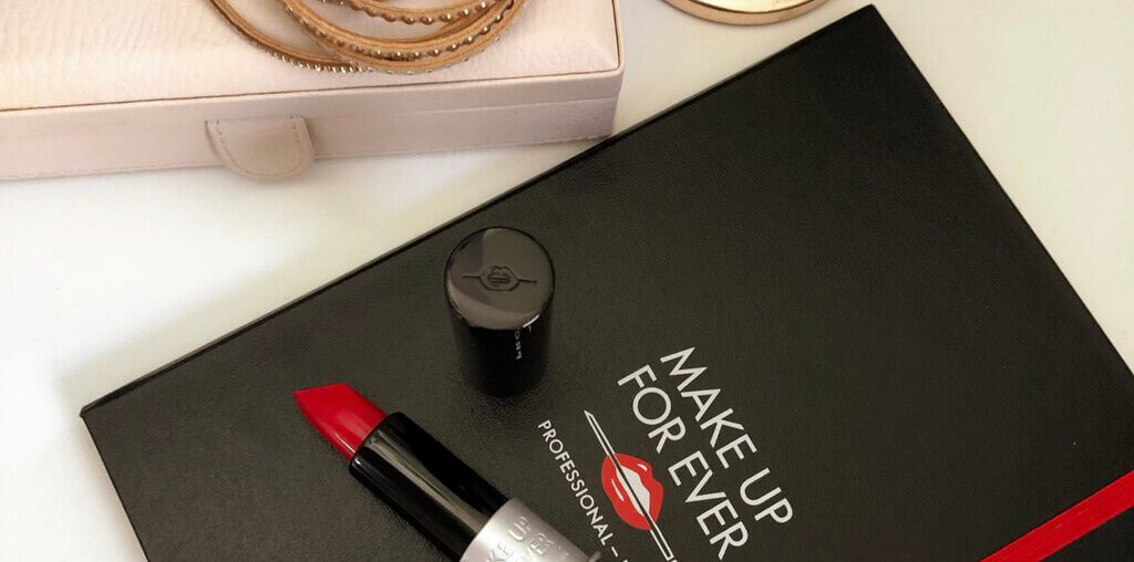 Make UP For Ever Artist Rouge Light w kolorze Rouge