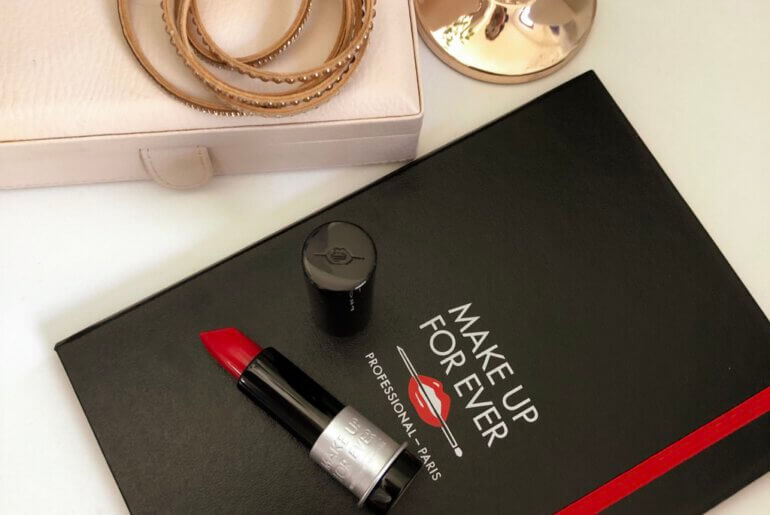 Make UP For Ever Artist Rouge Light w kolorze Rouge