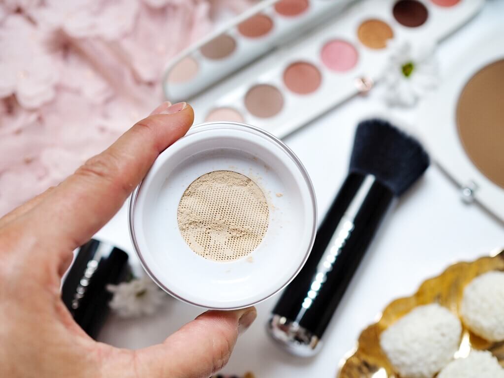 MARC JACOBS BEAUTY Finish Line Perfecting Coconut Setting Powder
