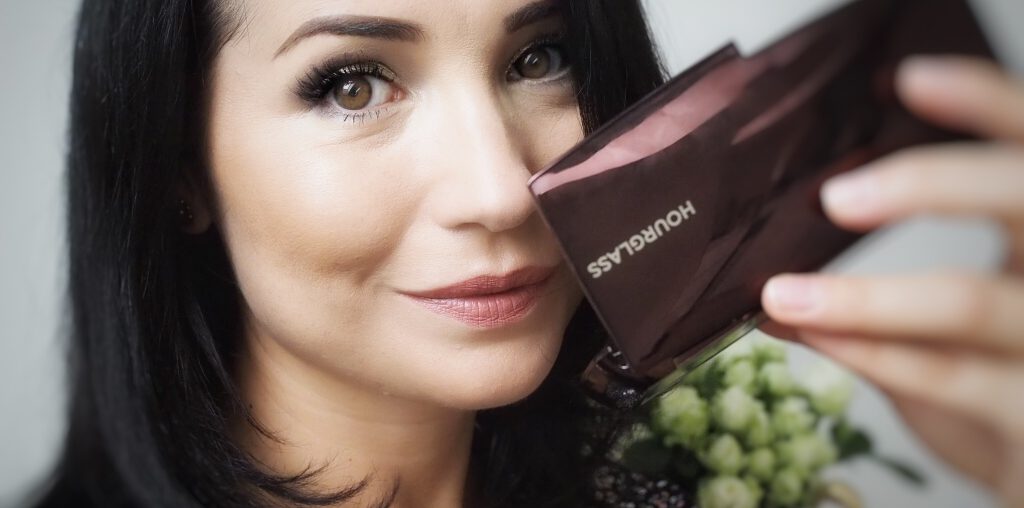 HOURGLASS Ambient Lighting Palette