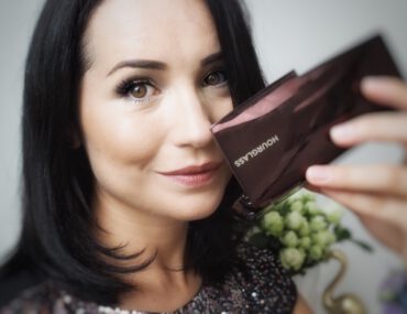 HOURGLASS Ambient Lighting Palette