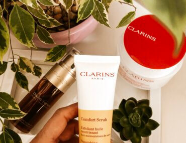 Odżywczy peeling w olejku Comfort Scrub Clarins