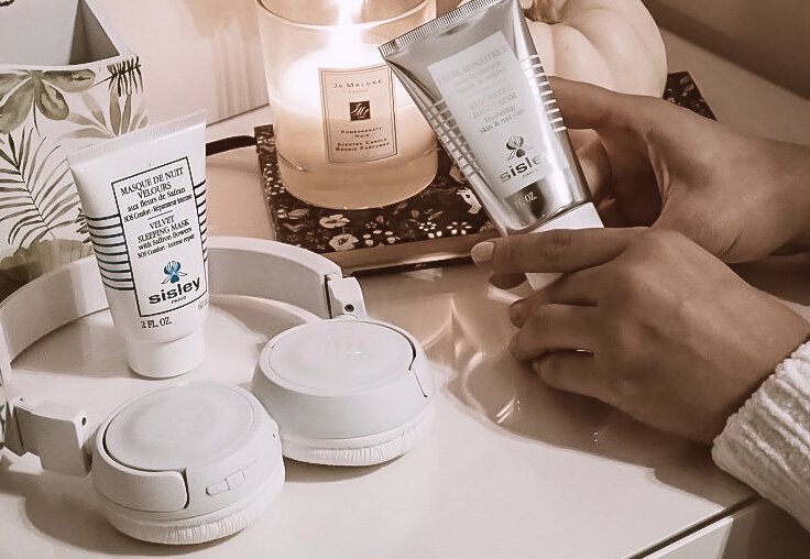 SISLEY RESTORATIVE HAND CREAM Hydrating skin & nail care
