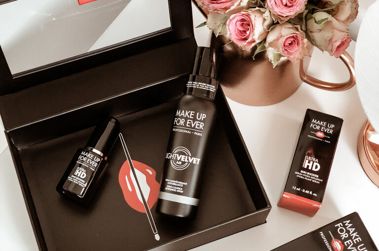 Make Up For Ever light velvet mist