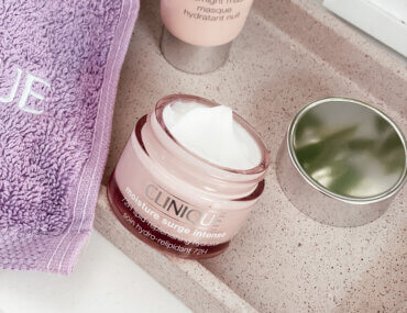 Clinique Moisture Surge Intense Skin Fortifying Hydrator