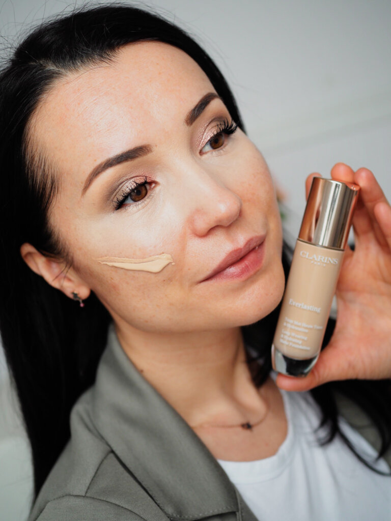 Clarins Everlasting Long-Wearing Clarins Everlasting Long-Wearing