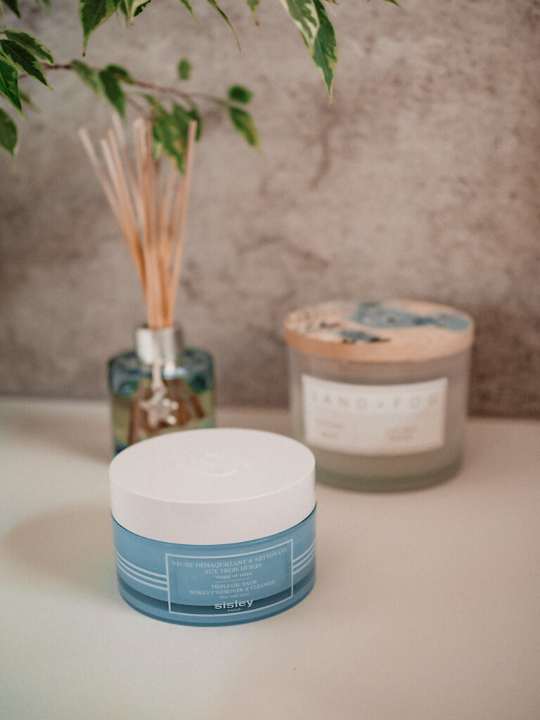 SISELY Triple-Oil Balm Make-up Remover and Cleanser! SISELY Triple-Oil Balm Make-up Remover and Cleanser!