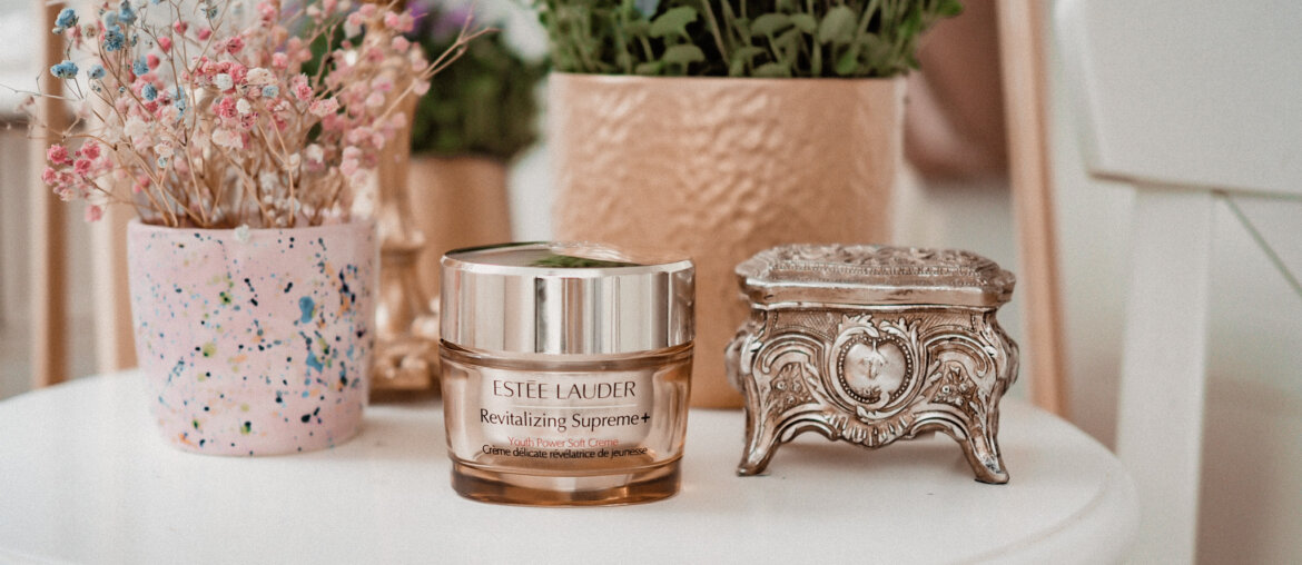Estee Lauder Revitalizing Supreme+ Youth Power Creme !